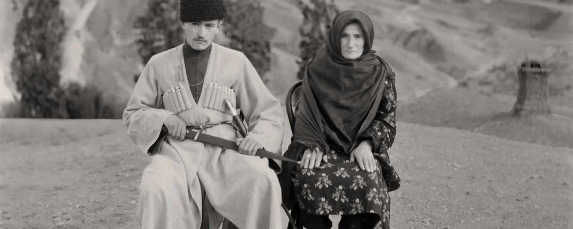 Ein dagestanisches Ehepaar in traditioneller Kleidung in der Bergregion nahe Gunib in der heutigen Republik Dagestan