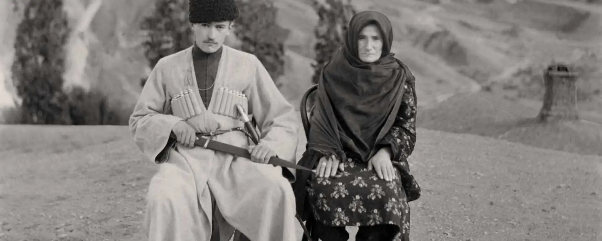Image matching this topic Ein dagestanisches Ehepaar in traditioneller Kleidung in der Bergregion nahe Gunib in der heutigen Republik Dagestan