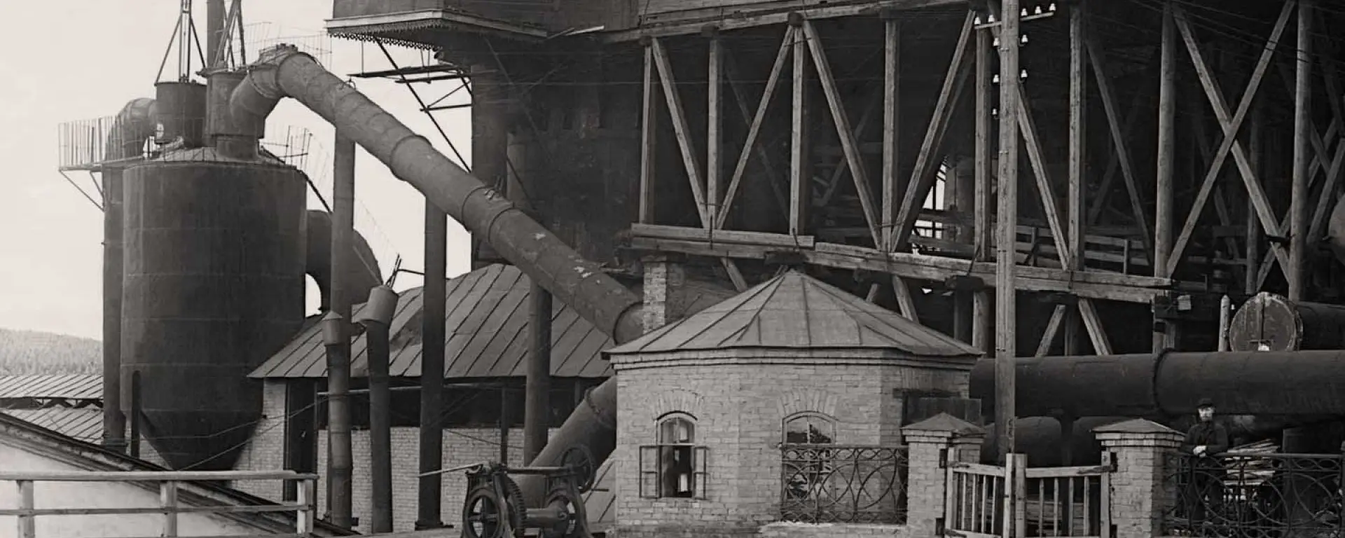 Hochöfen in einer Fabrik in Satka im südwestlichen Ural