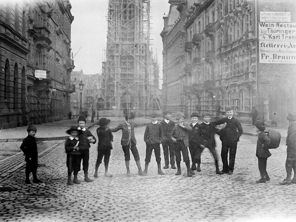 St. Bonifatius vor 1894, Bahnhofsvorplatz