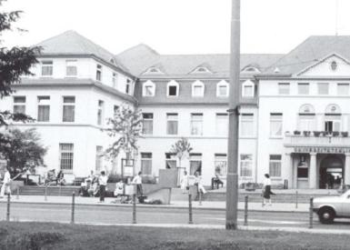 Eingangsgebäude der Mainzer Uniklinik in den 60er Jahren