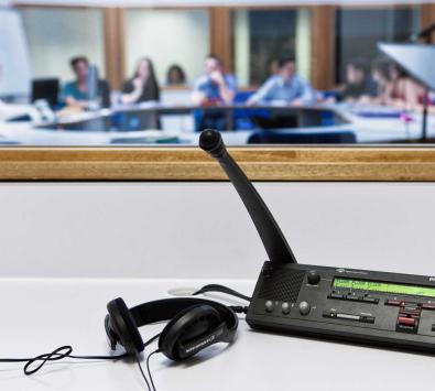 Sprechstelle in der Dolmetschkabine