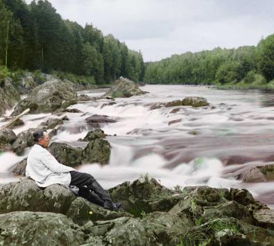 Selbstbild des Fotografen nahe des Kivač-Wasserfalls.