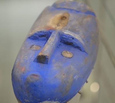 Objekt Bwiti Sammlungsschaukasten und AMA-Lounge