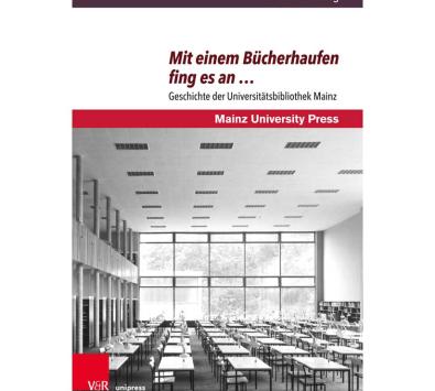 Buchcover Mit einem Bücherhaufen fing es an