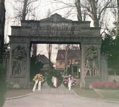 Unbekannter Anlass, 1975
