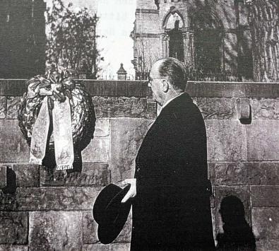 Fritz Eberhard im Jahr 1953 bei einer Gedenkfeier der Reservistenkameradschaft