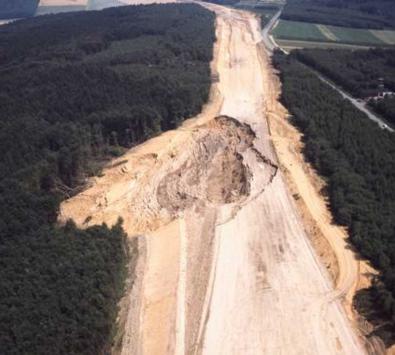 Abrutsch der Autobahn an der Neubaustelle bei Ruitsch, 16.07.1969 (LHA KO/Bruno Fischer)