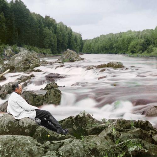 Selbstbild des Fotografen nahe des Kivač-Wasserfalls.