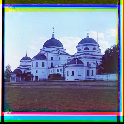 Eingang ins Tichwiner Frauenkloster in Jekaterinburg