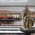 Blick über die untere Regalebene im Bibliotheksbereich Georg Forster-Gebäude