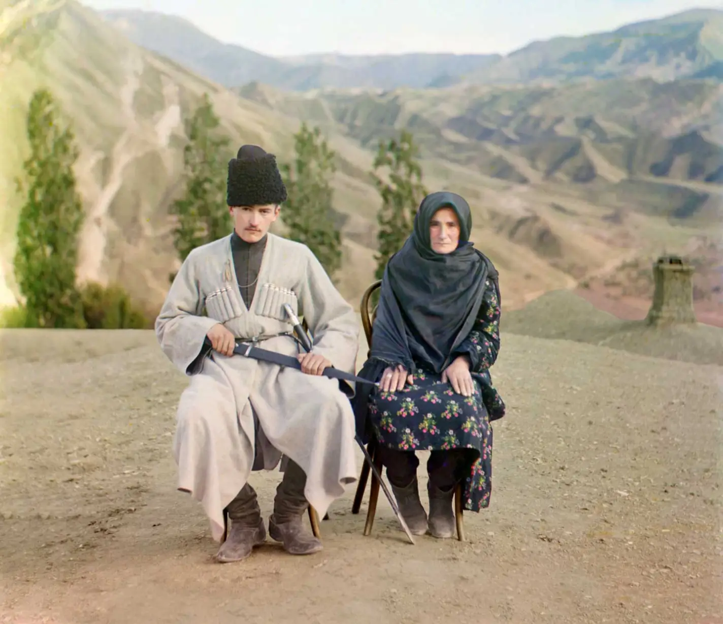 Ein dagestanisches Ehepaar in traditioneller Kleidung in der Bergregion nahe Gunib in der heutigen Republik Dagestan
