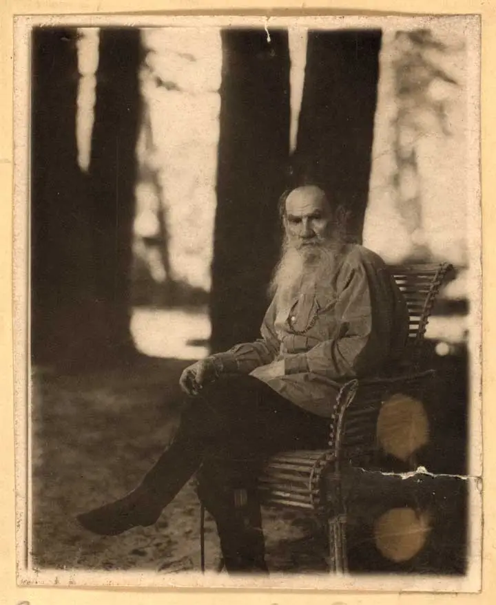 Farbiges Portrait von Lev Tolstoj