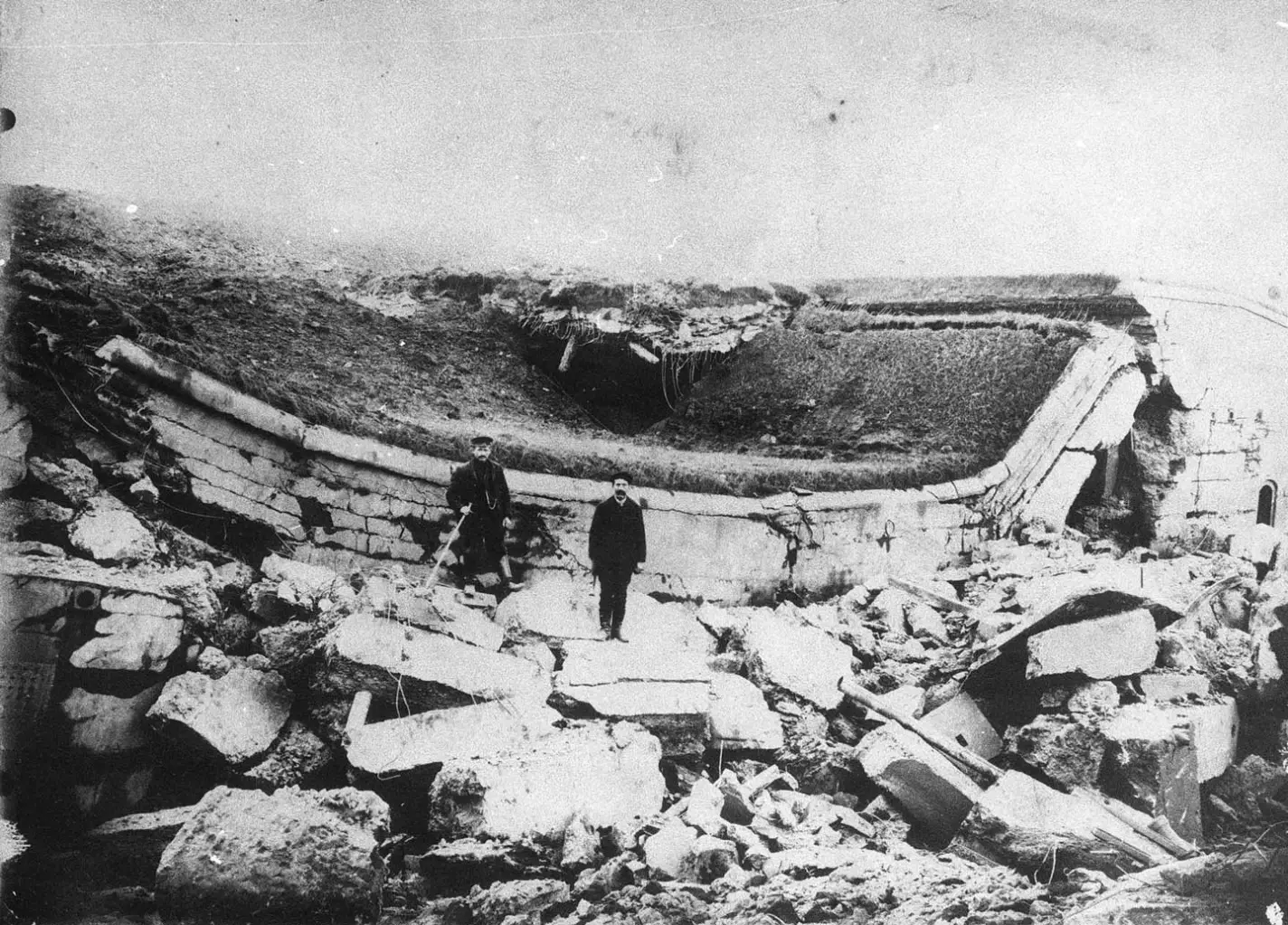 Ein Beispiel für die Niederlegung von Festungsanlagen: Fort Muhl nach der Sprengung, 1921