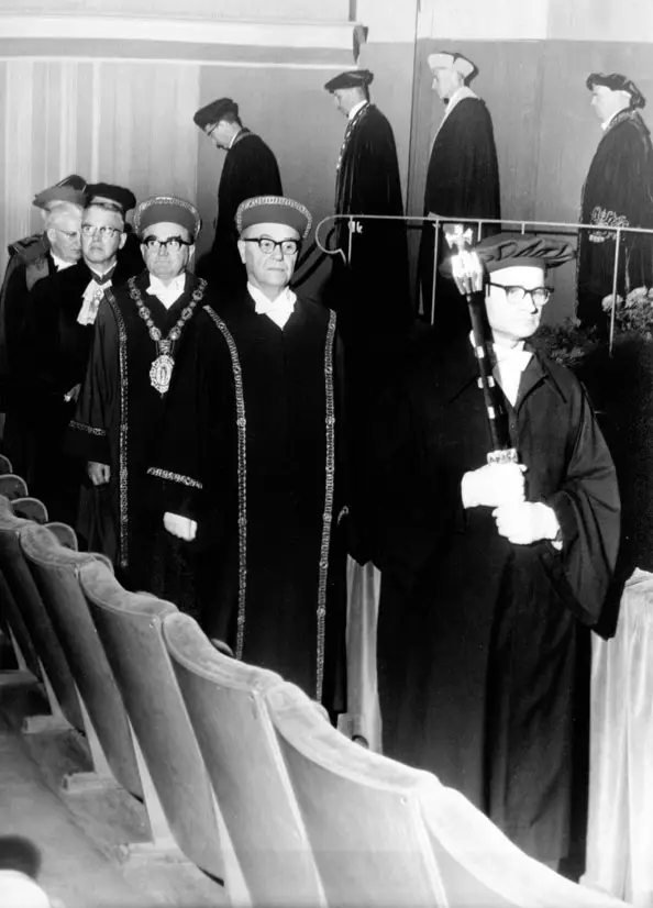 Einzug der Professoren bei der Rektoratsübergabe in den 60er Jahren