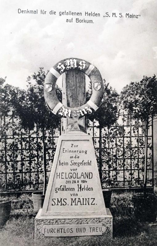 Am Denkmal auf Borkum wurde bereits 1914 der „gefallenen Helden“ gedacht