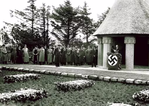 Die feierliche Einweihung des Ehrenfriedhofs in Westerland auf Sylt am 11. August 1940