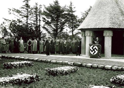 Die feierliche Einweihung des Ehrenfriedhofs in Westerland auf Sylt am 11. August 1940
