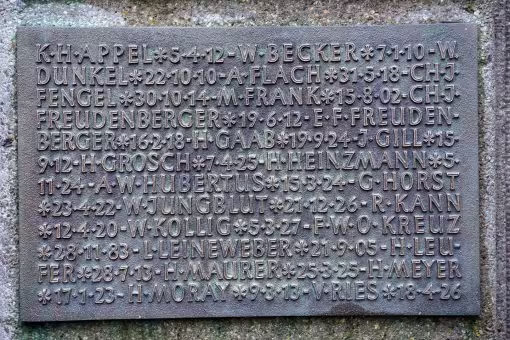 Unter den vielen Weisenauer Gefallenen, die im Rahmen der Erweiterung gewürdigt wurden, waren auch die beiden Söhne von Friedrich Freudenberger: Christian (geb. 1912) und Ernst (geb. 1918), die 1945 starben
