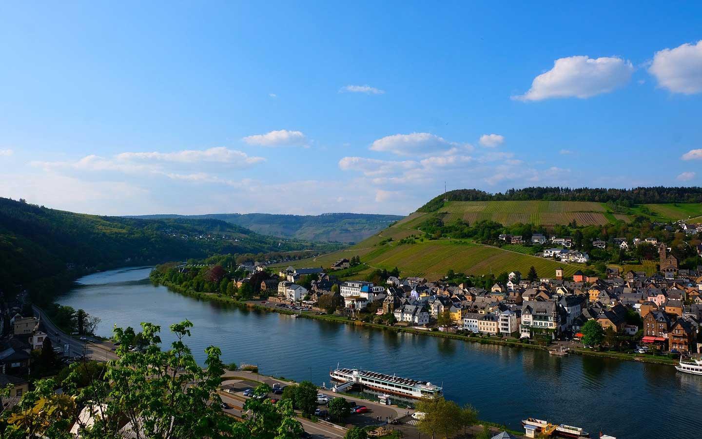 Image matching this topic Blick auf die Lahn