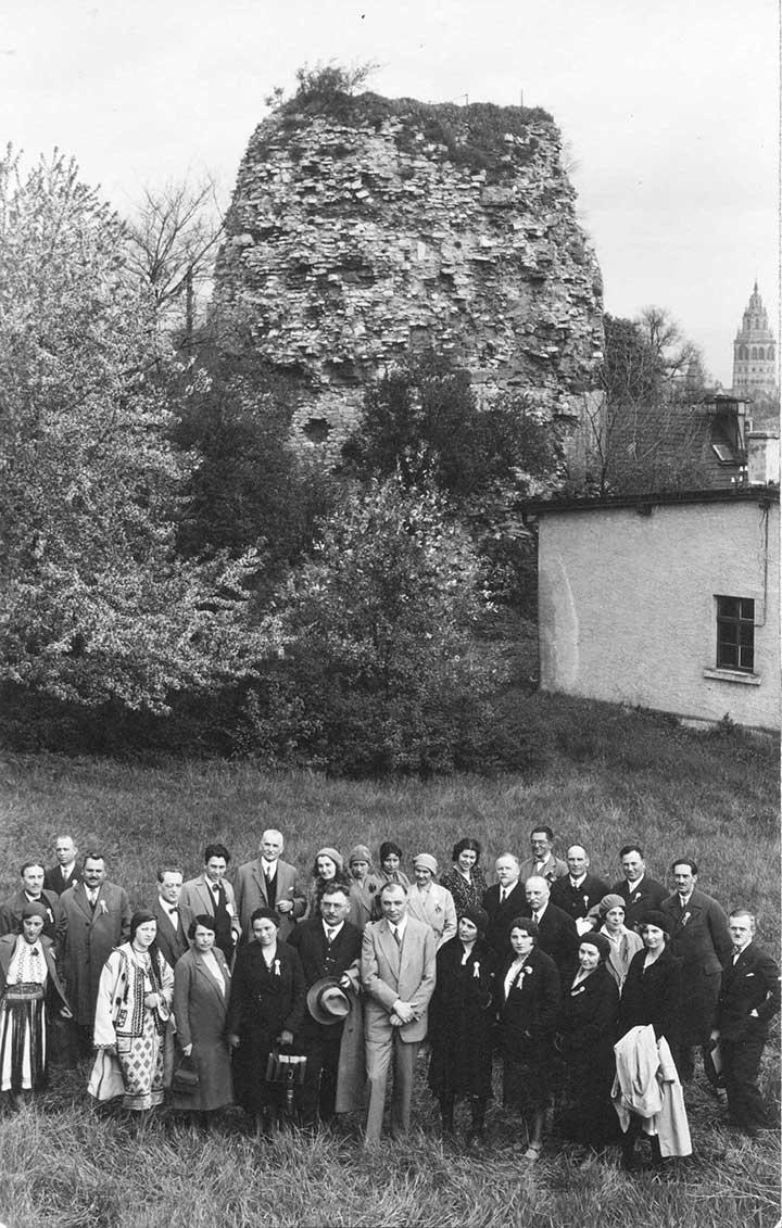 Gruppenbild Institut für Völkerpädagogik